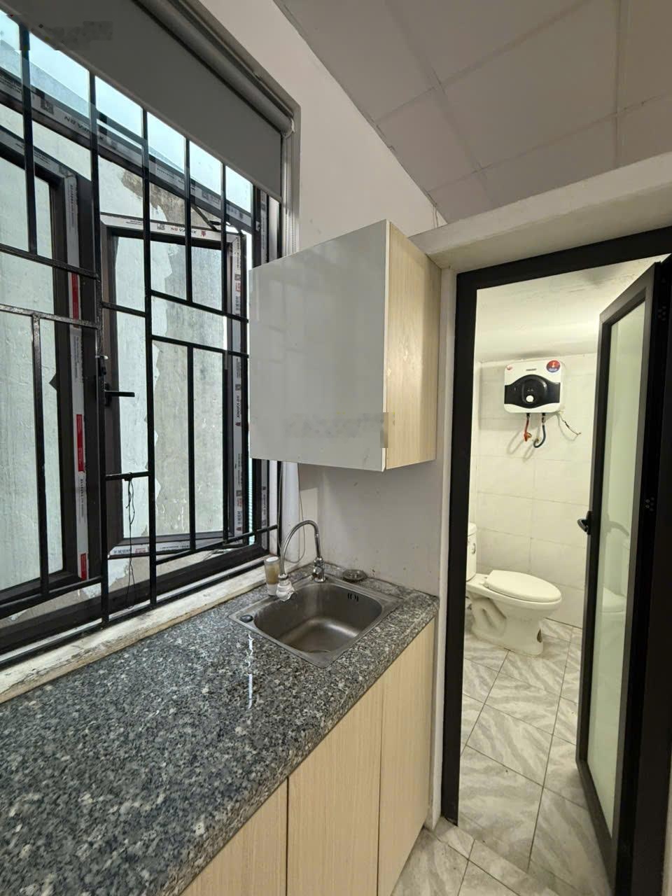 Cho thuê phòng full đồ, BAN CÔNG ngõ Ô TÔ 9A ngõ 89/19 Bằng Liệt gần HH