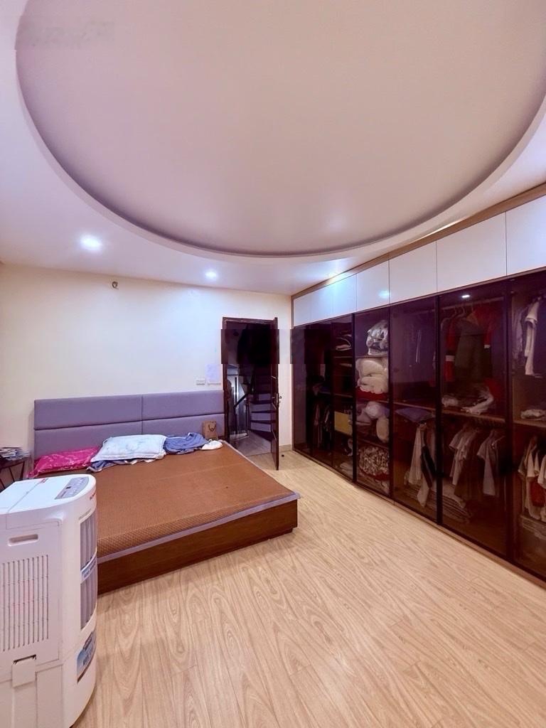 Chính chủ cần bán nhà Khuất Duy Tiến, lô góc, vỉa hè rộng, Gara ô tô 7 chỗ, 58m2, hơn 18 tỷ