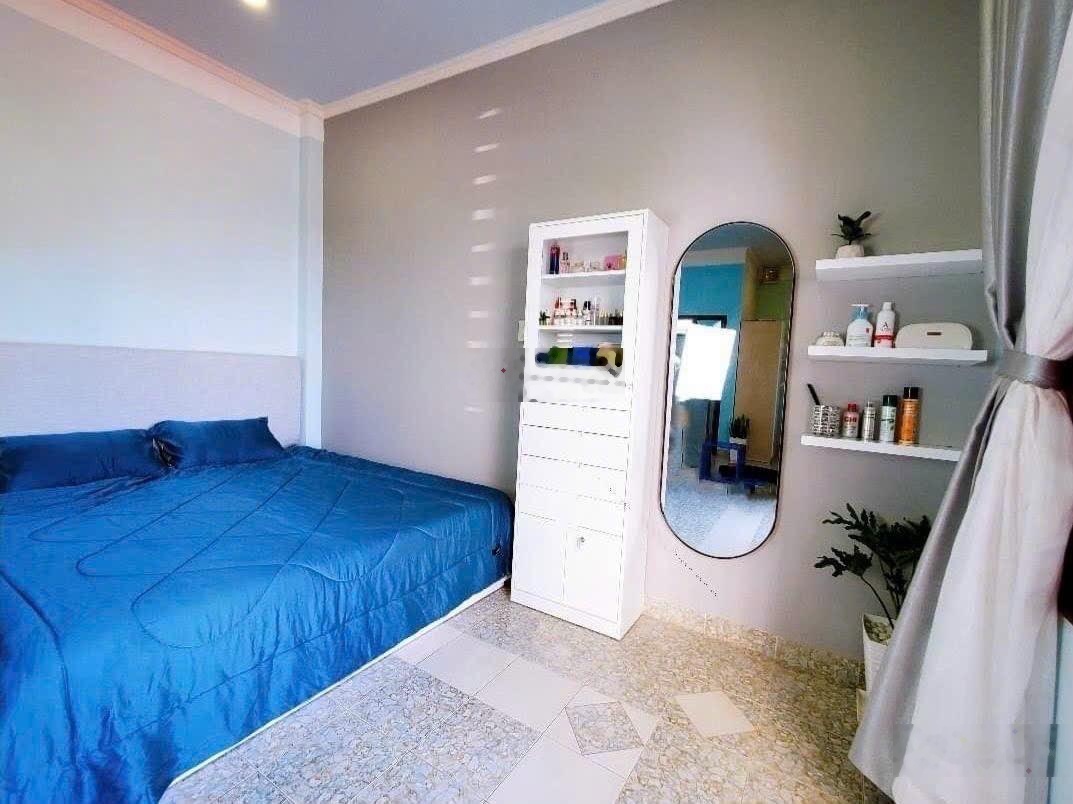 Bán nhà hẻm lê thánh tôn sát vincom . dt 105m2. chỉ 17tỷ