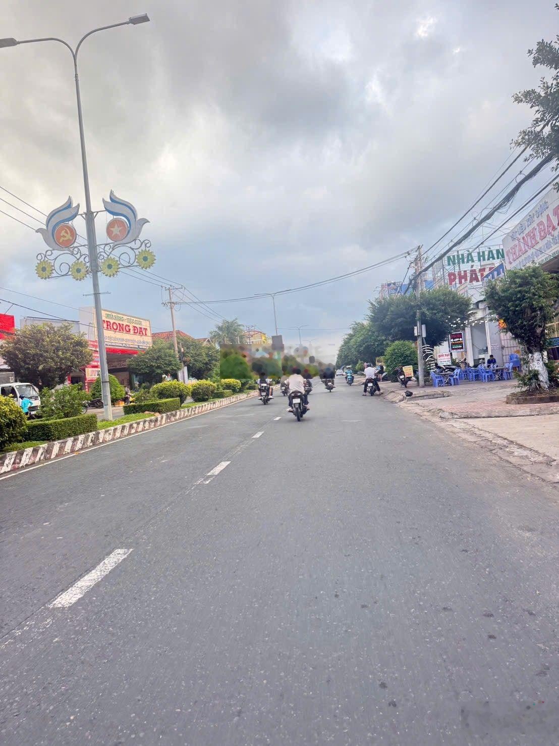 Bán Nhà mặt phố Phạm Thái Bường, 8,6 tỷ, 198m2, 3PN, 2WC, Vĩnh Long, Vĩnh Long