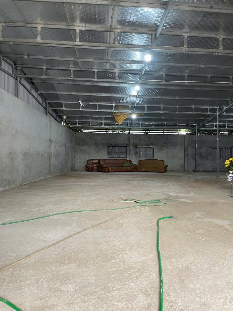 Bán kho xưởng 650m2 tại Tô Hiệu - Thường Tín - Hà Nội, lô góc, giá tốt, LH 0915897799