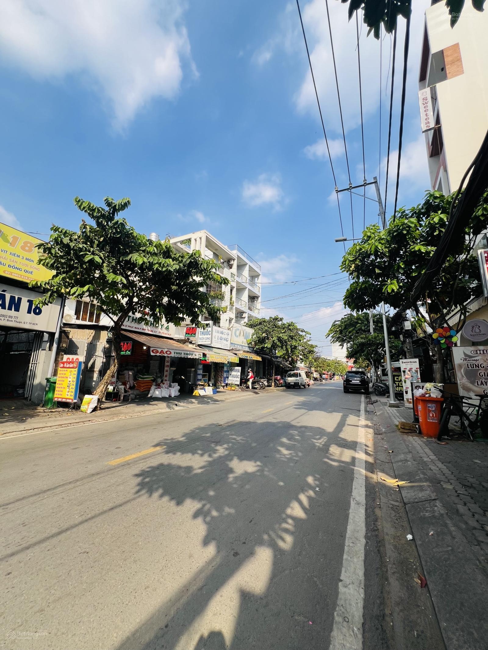 Bán khách sạn MT Lý Phục Man, 6m x 20m, 6 tầng 18P, hợp đồng thuê 40tr/tháng, 22.9 tỷ