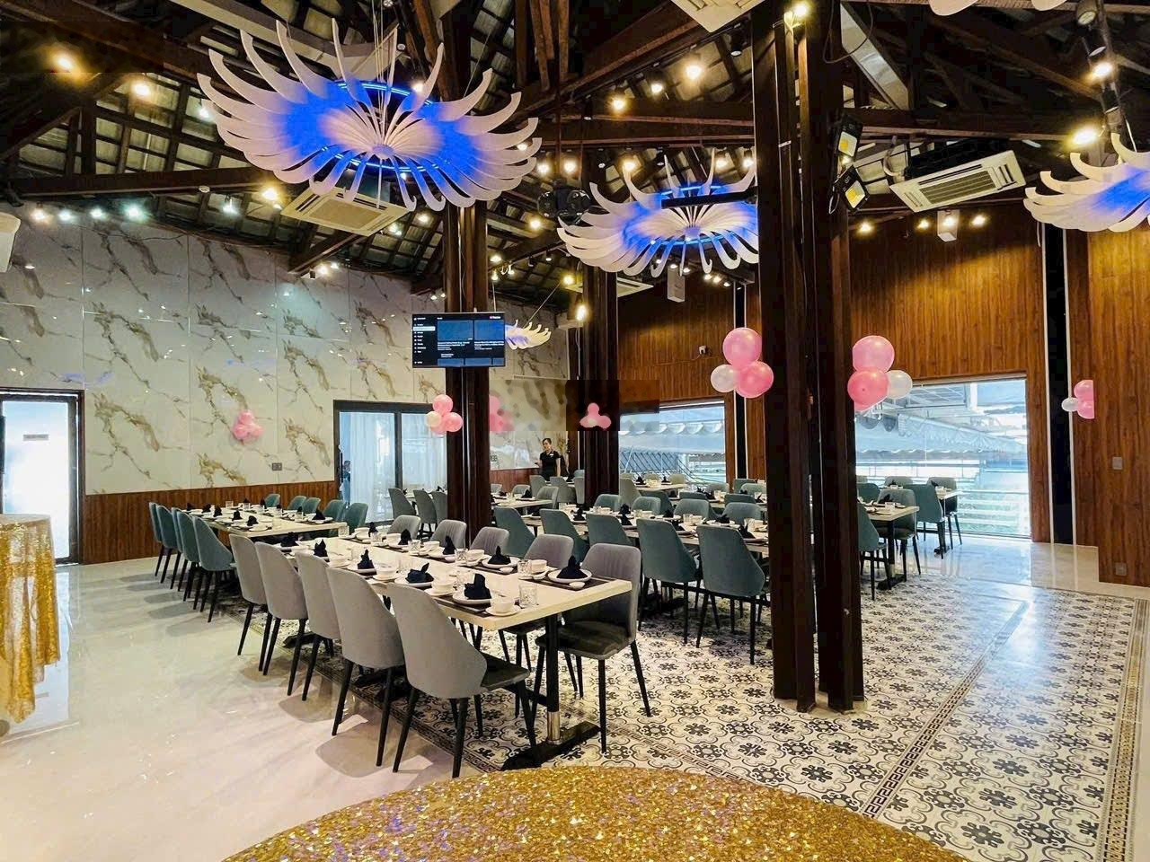 Mặt tiền ngang 25m - sử dụng hơn 1.500m2 trống suốt số 19 nguyễn cư trinh, quận 1.!!