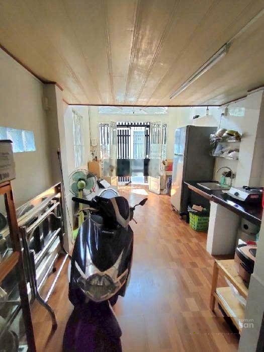 Bán nhà quận 7- 200m2 -ngang 20m2 - 2tầng - nối cao thị chính - sân vườn rau - chỉ 7.9tỷ