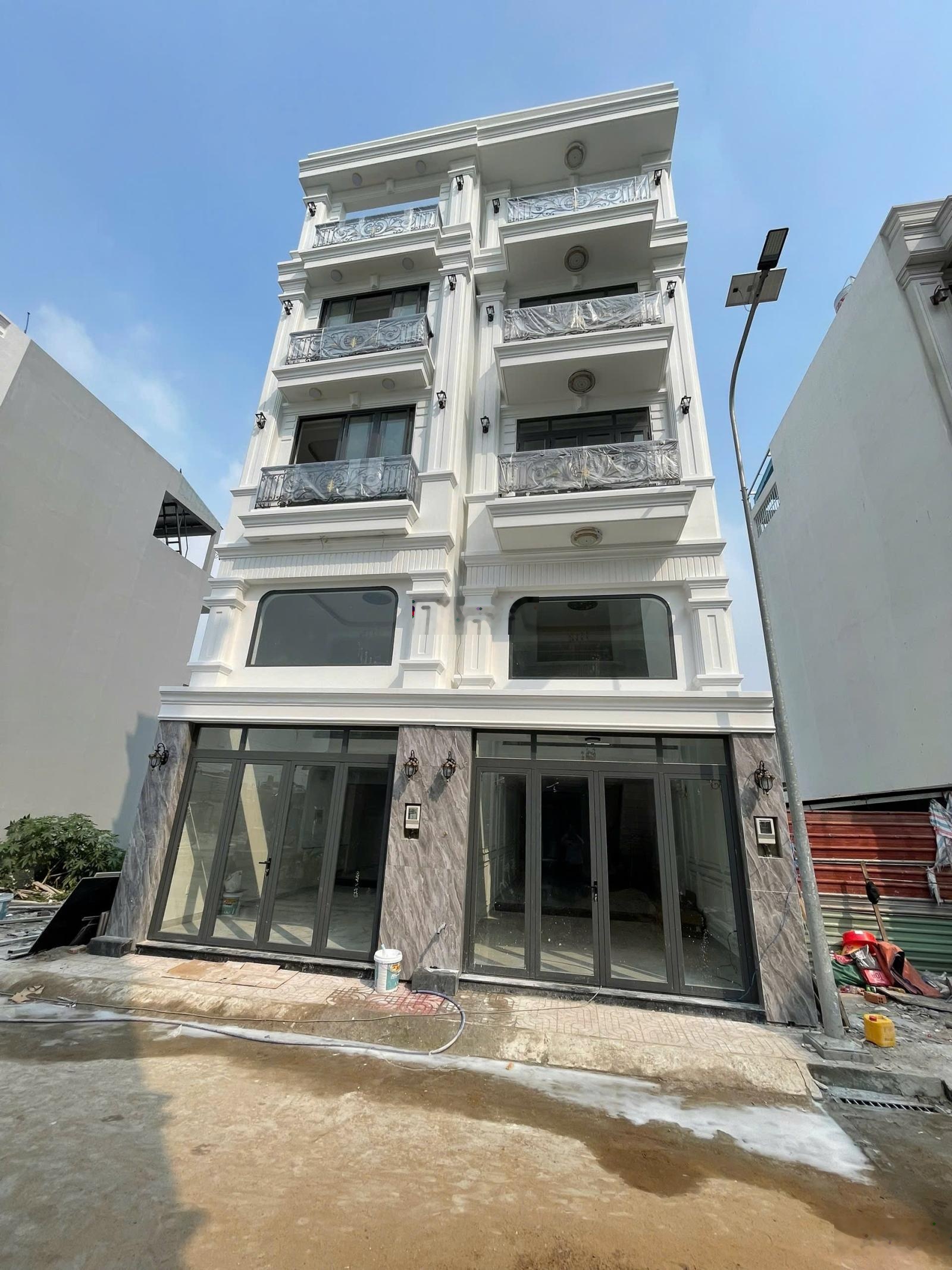 8,5 tỷ tỷ TL có thang máy Siêu phẩm 5 lầu mới 100% Phạm Văn Đồng Gigamal hiệp bình Chánh thủ Đức