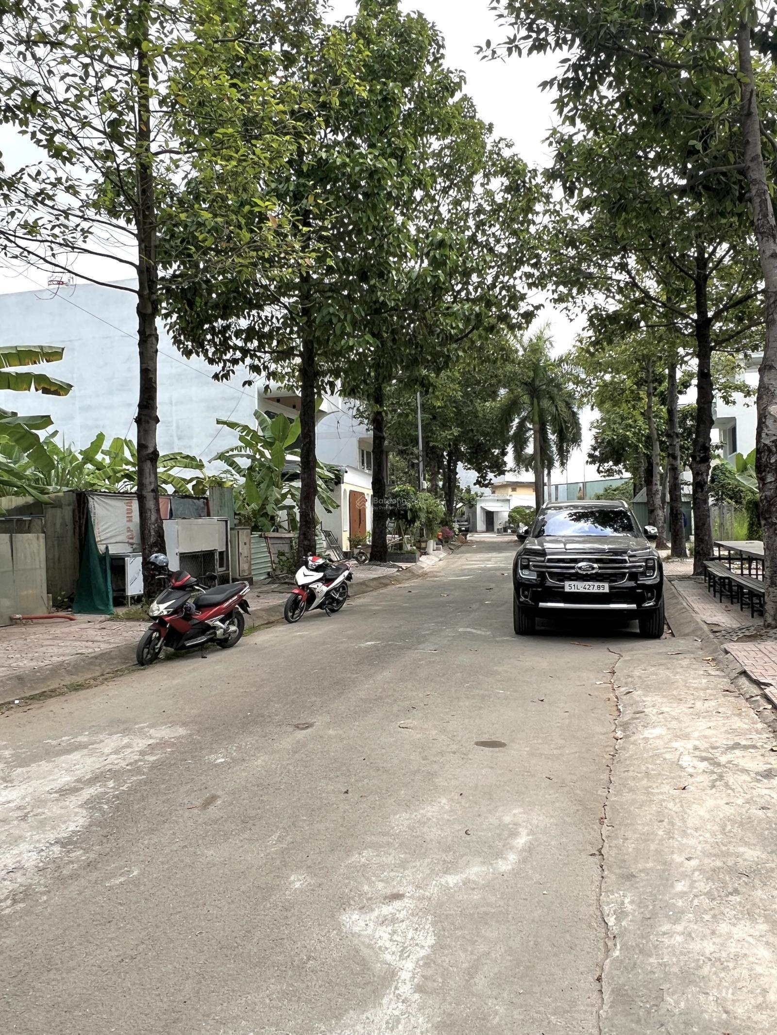 Chủ gấp bán trước tết giảm 500tr đất vuông vức hơn 100m2 đối diện khu park riveside bưng ông thoàn