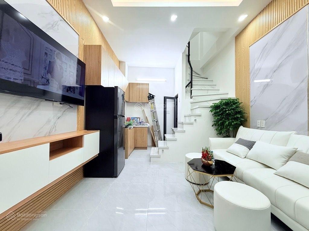 Ngay ngã tư Hàng Xanh - nhà mới 4 tầng thông Xô Viết Nghệ Tĩnh sang Điện Biên Phủ - 2PN 3 WC - DTSD