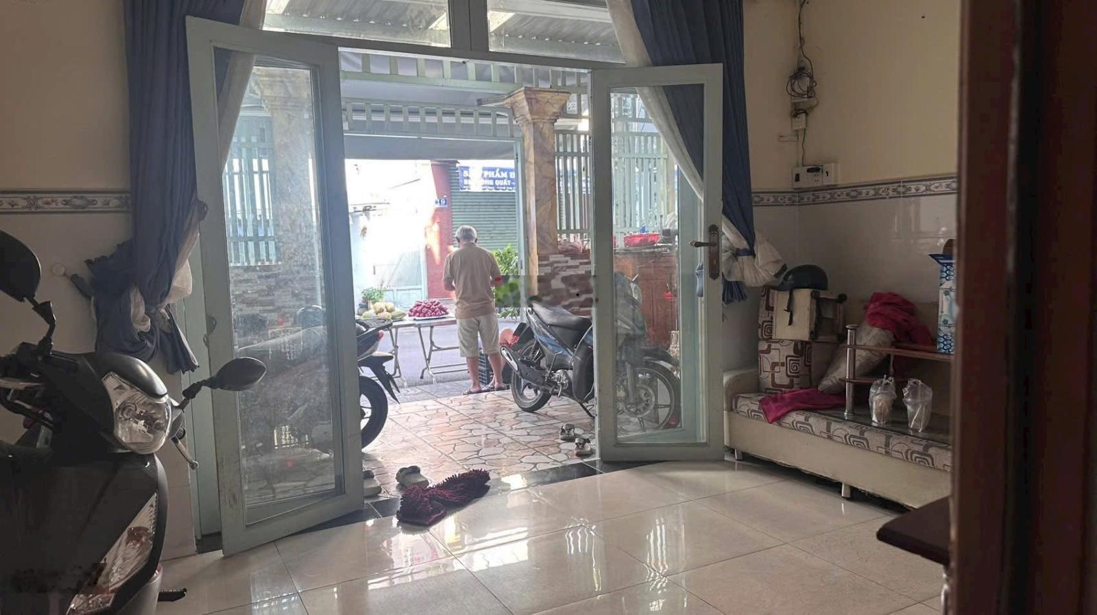 MTKD ngay chợ Nguyễn Sơn 5,2x14 m giá cực tốt chỉ 9,1 tỷ !