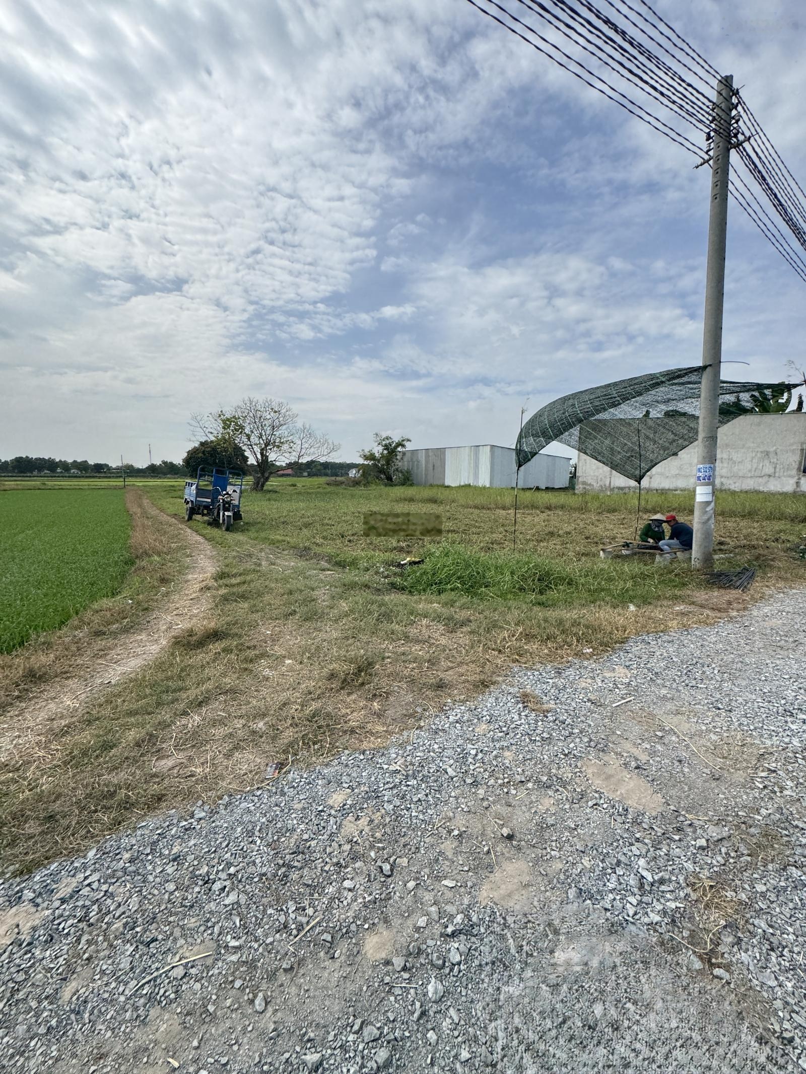 219mv thổ cư gốc đẹp cần bán gấp đất giáp ranh thị trấn Đức Hoà