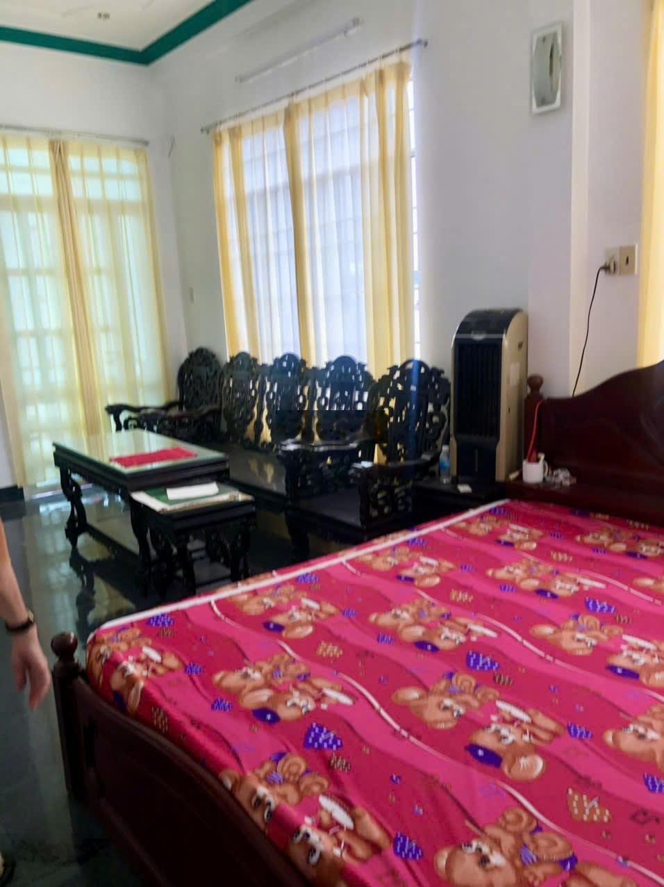 Nhà 4,5 tầng góc 2 mặt tiền Võ Trứ _ Sát chợ Xóm Mới, đông đúc vô đối Giá: 14 tỷ