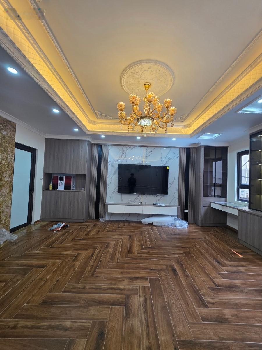 Bán nhà hàng hiếm tại PVĐ, Xuân Đỉnh sát Metro số 6+2 Dt45m, 7T, MT 5.3m, giá 18.5 tỷ, góc gara ôtô