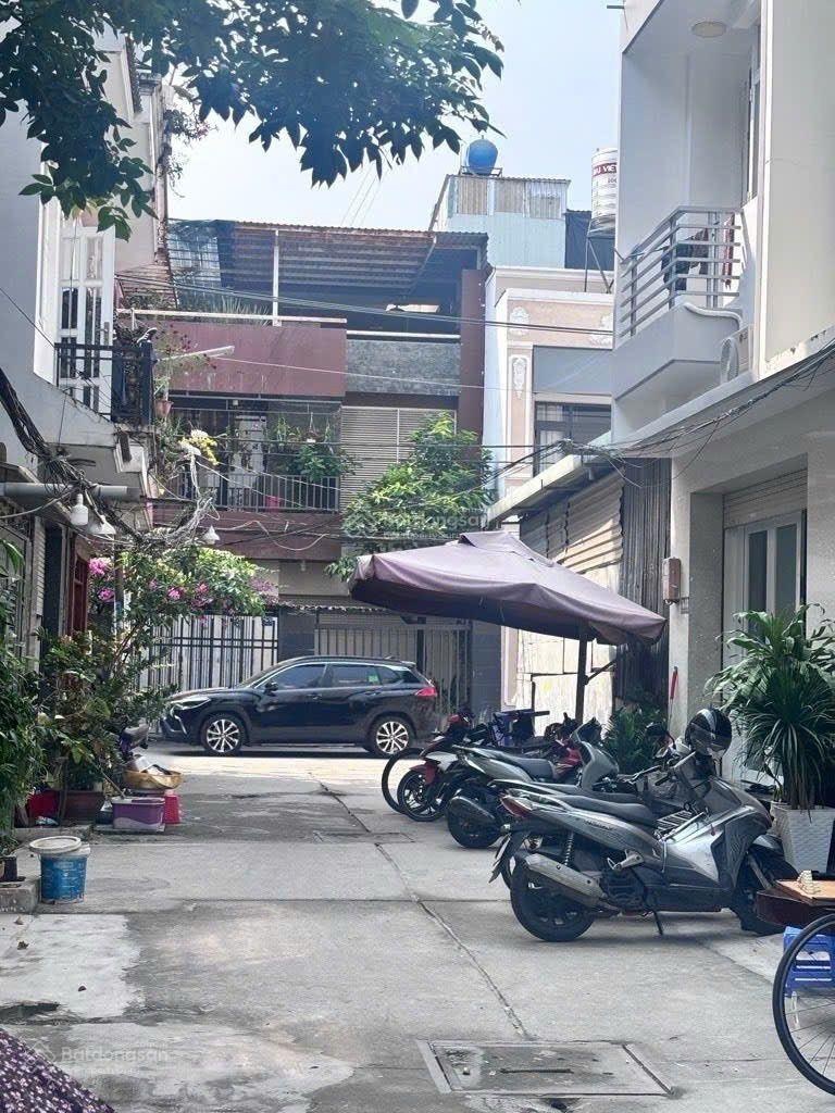 Bán nhà Dương Cát Lợi đường xe hơi 4m3 x 12m nhà 3 tầng 4 phòng ngủ sổ hồng riêng, chỉ 6 tỷ