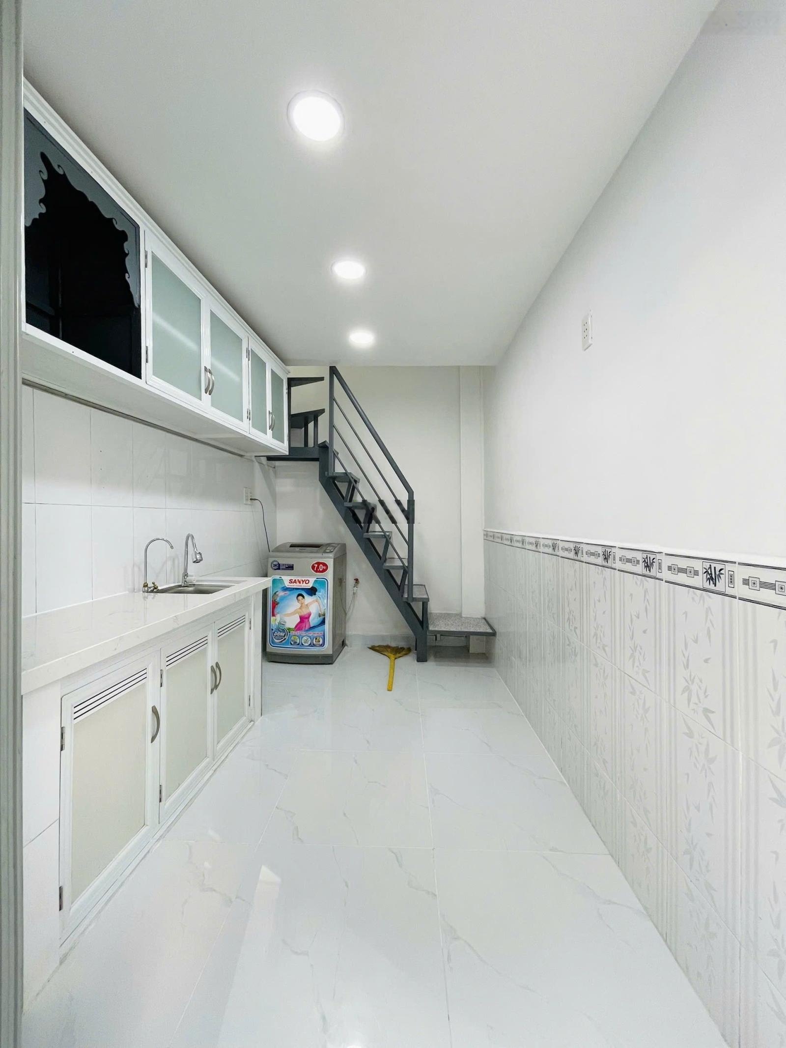 Giảm mạnh 200tr bán gấp Nhà 3 tầng Nơ Trang Long P13 Bình Thạnh LH: 0844 068 68