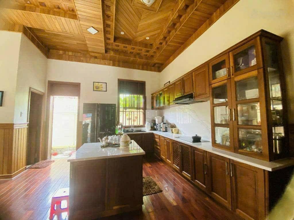 Bán gấp biệt thự vườn đơn lập hc ốp full gỗ quý hơn 550 m2 tt.tp dĩ an giáp thủ đức chỉ 36tr/m