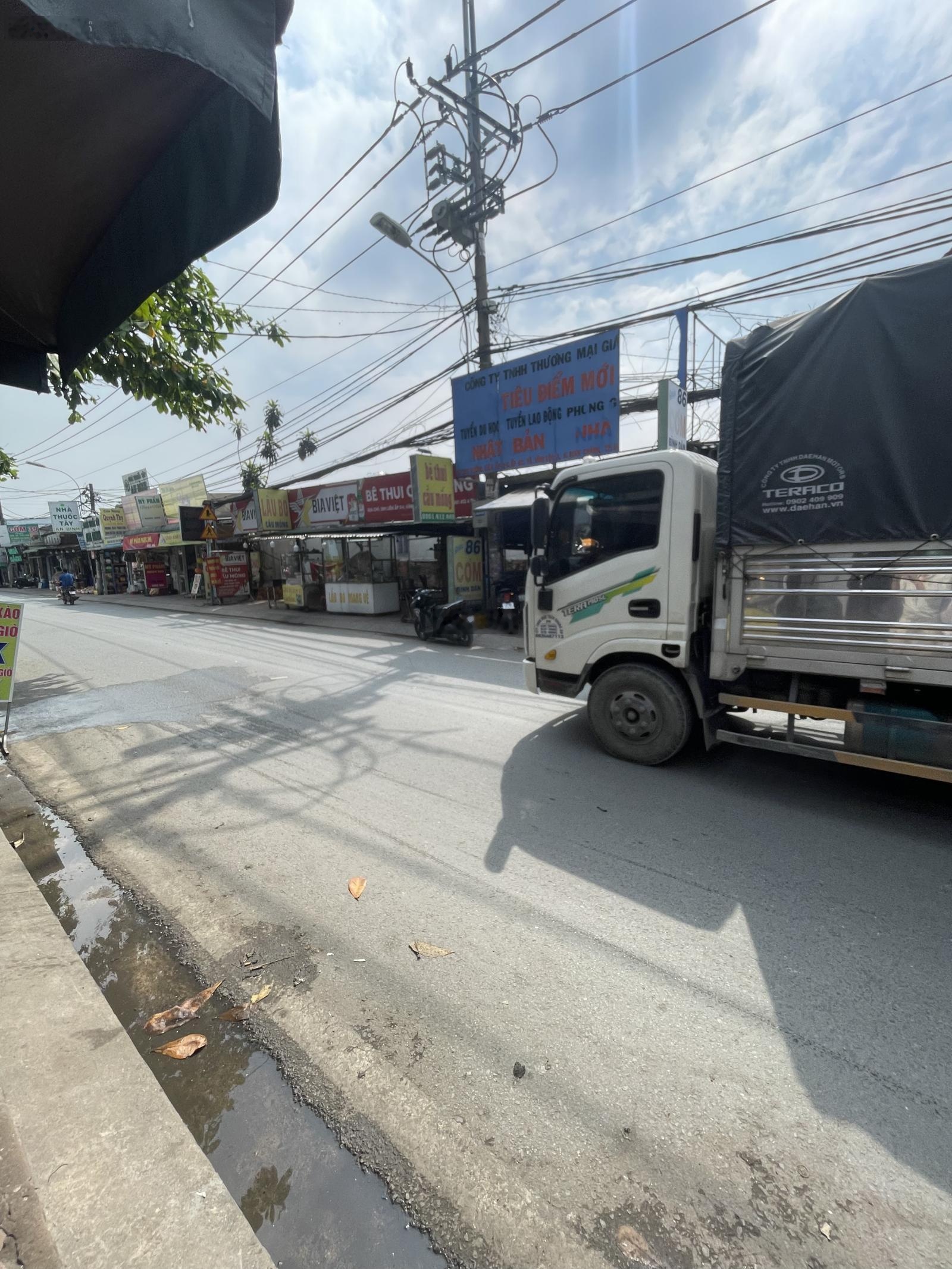 Rẻ nhất Tân Phú DT: 4.5 x 14m công nhận 64m2 đất. Nhà gác lửng giá chỉ 4.95 tỷ