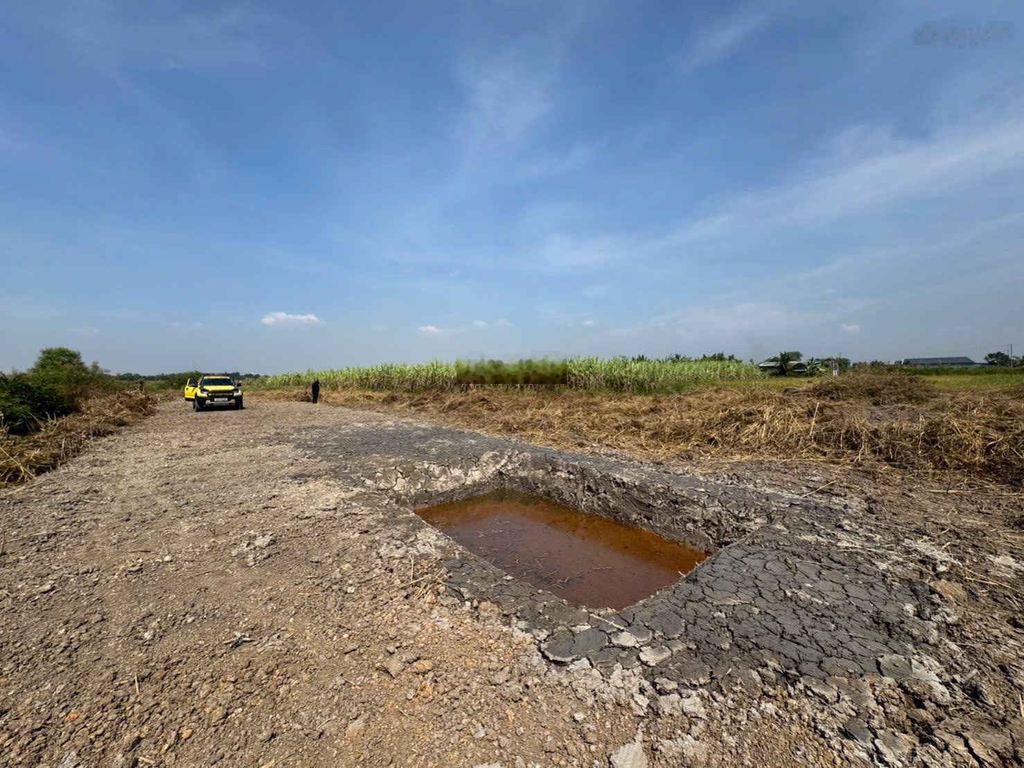 Chủ ngọp nặng cần thanh lý gấp gần 2000m2 đất sát tuyến Liên Cảng