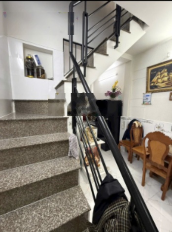 Nhà 3 tầng ngay chợ Tân Hương - Tân Phú