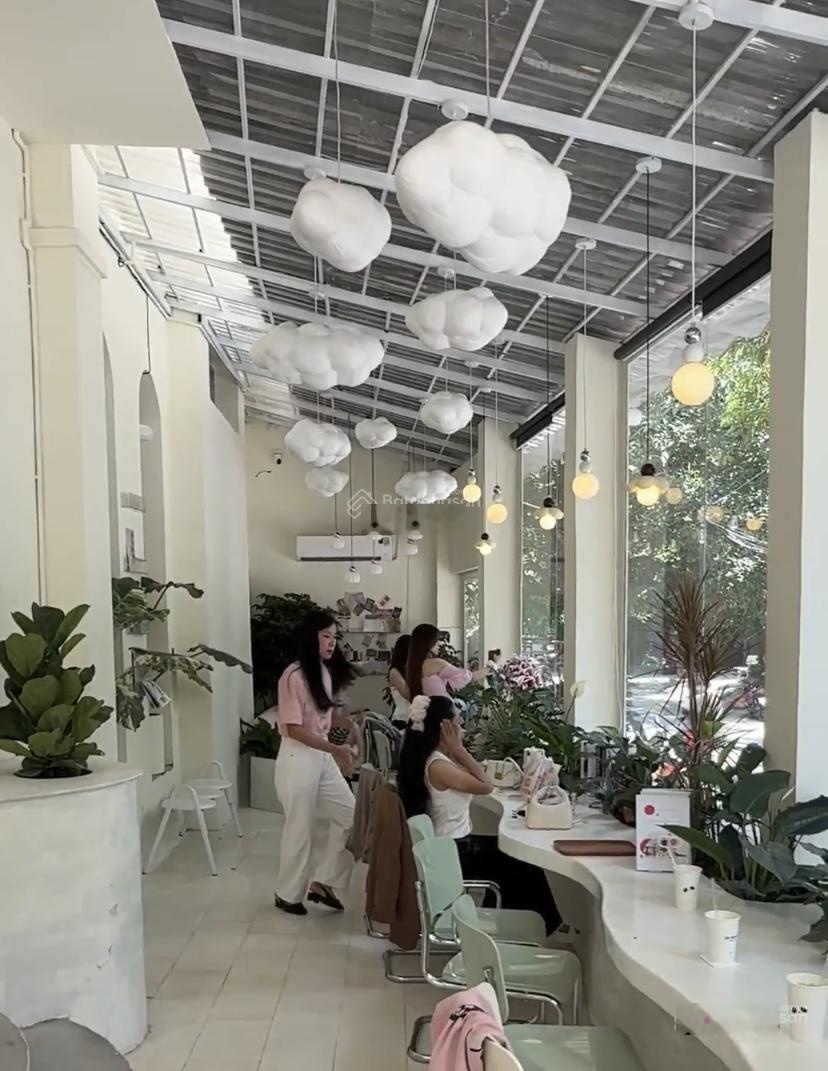 Sang nhượng toàn bộ quán cafe căn góc 2 mặt tiền Đặng Thuỳ Trâm-Bình Thạnh, cách ĐH Văn Lang 300m