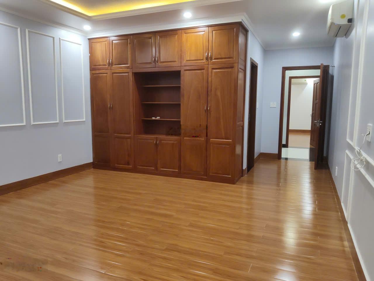 Cho thuê nhà Kdc Phúc Đạt 5*20, có 5 PN, có 5 máy lạnh