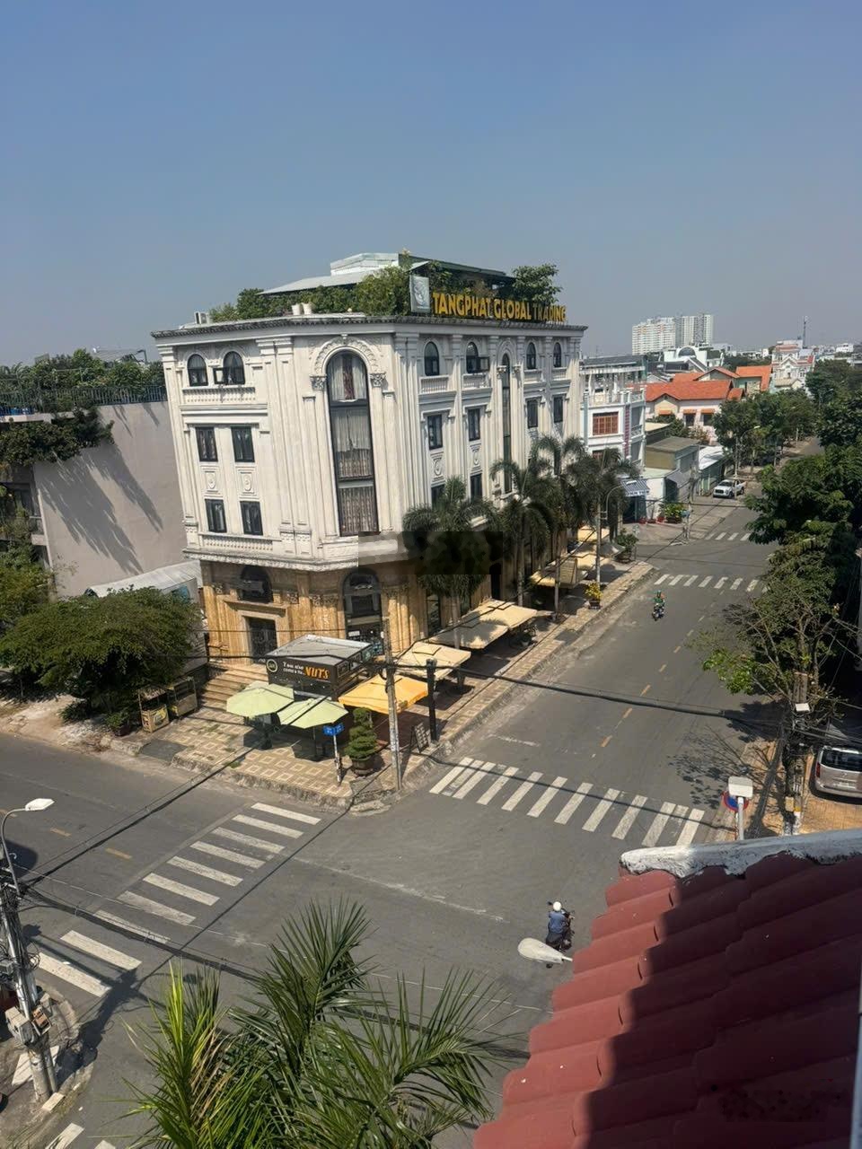 Góc 2 mặt tiền kinh doanh Khu Tên lửa 5 tấm ngay ngã Tư có thang máy 650kg 18.5 tỷ