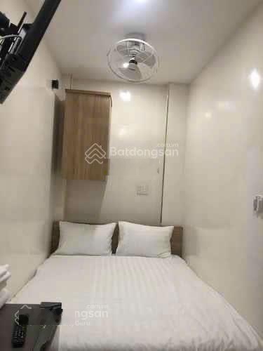 Bán nhà chdv vị trí trung tâm Quận 1, khu vực kinh doanh sầm uất, khách thuê ổn định quanh năm