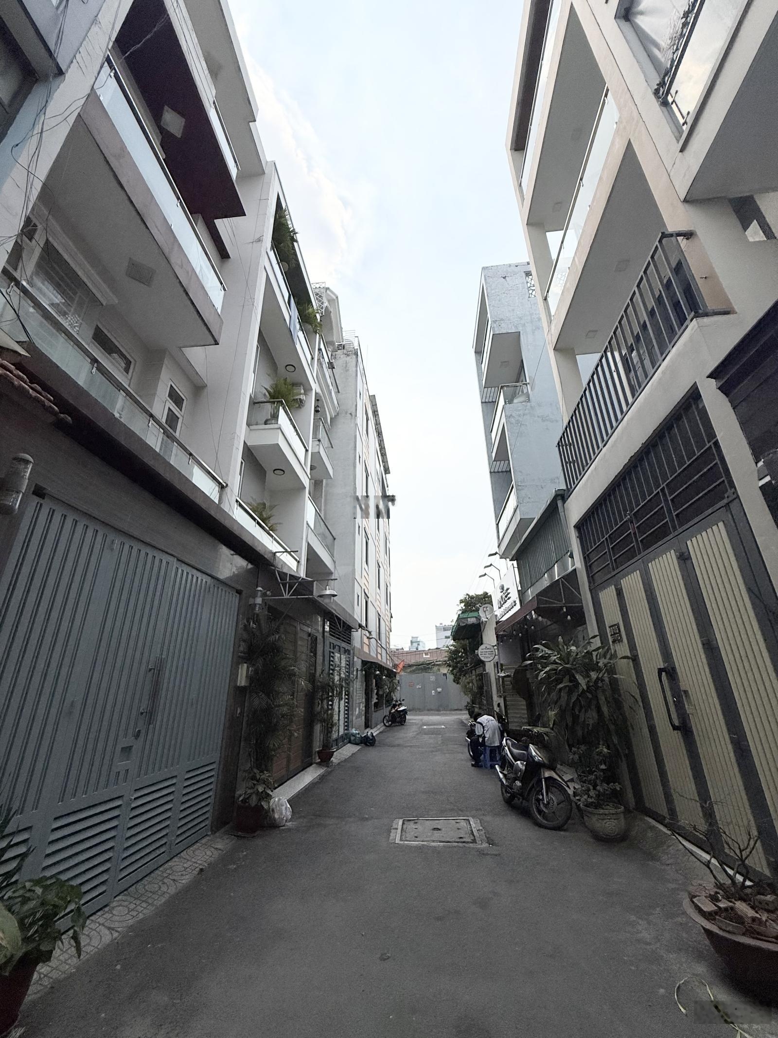 Nguyễn Văn Lượng gần Siêu Thị Lotte, 70m2, 4x18m, 4 tầng, 7PN, khoán 18tr/th, Hỗ trợ Khách vay NH