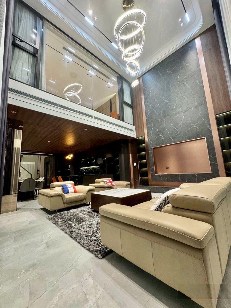 Nhà mới về ở ngay trước tết dt 50 mét, 5 tầng chỉ 16,8 tỷ chủ thiện chí bán