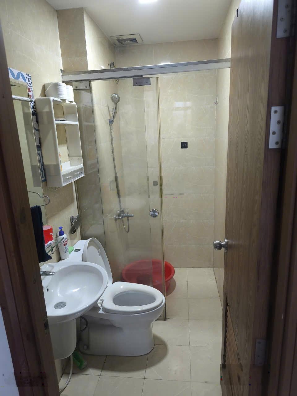 Cho thuê THE CBD 2 phòng ngủ, 2wc, tầng trung, nội thất cơ bản, giá thuê 8 triệu, lh: 0938264567