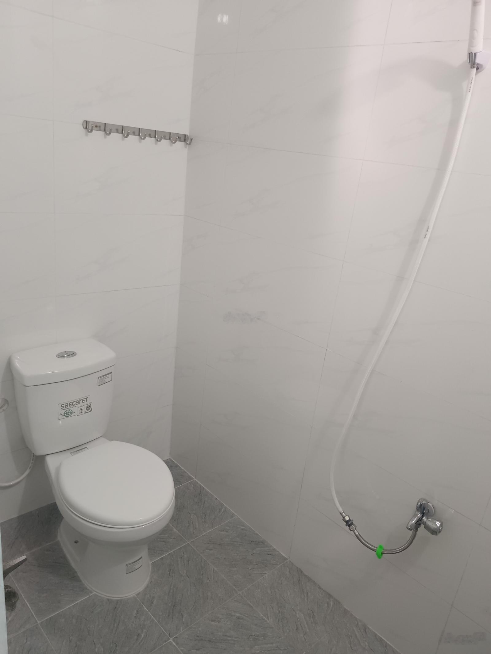 Cho thuê Căn hộ 79 Khúc Thừa Dụ, 5 triệu, 50m2, mặt tiền bao đẹp