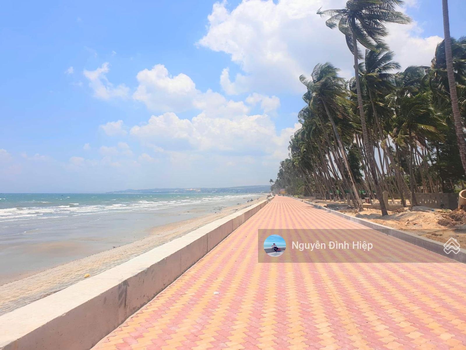 Bán 600m2 thổ cư 100% mặt tiền biển Hoà Bình, Hàm Tiến giá tốt khu phố Tây