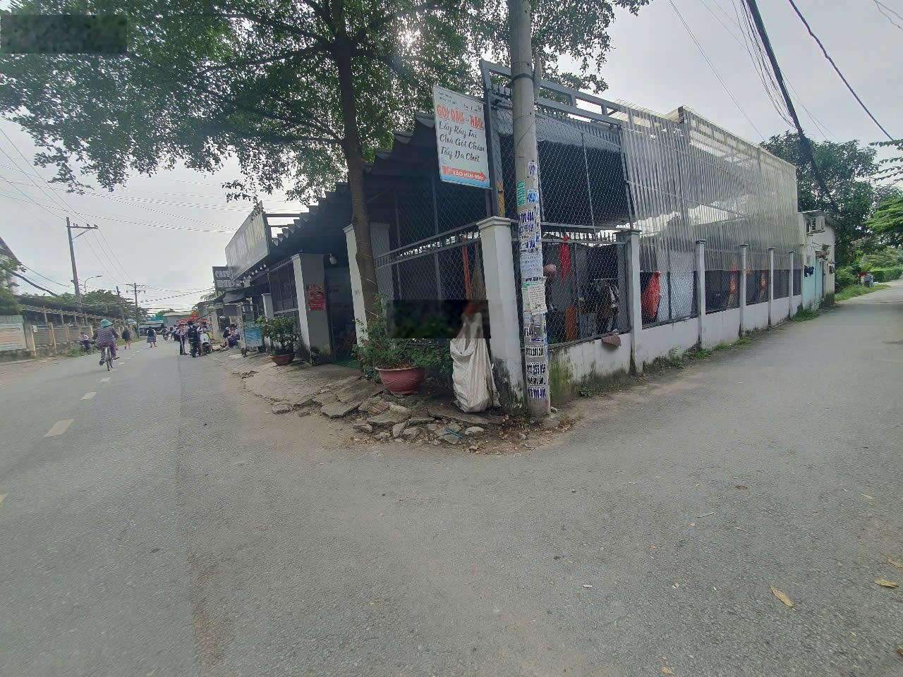 Cho thuê nhà 2 mặt tiền đường đối diện trường học THCS Tam Đông 1. Gần chợ trường học, KDC đông đúc