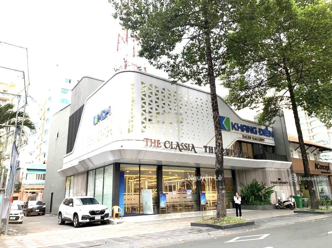 Cần cho thuê góc 2 mặt tiền ngang 20m Nam Kỳ Khởi Nghĩa, Quận 3. DT: 20x25m