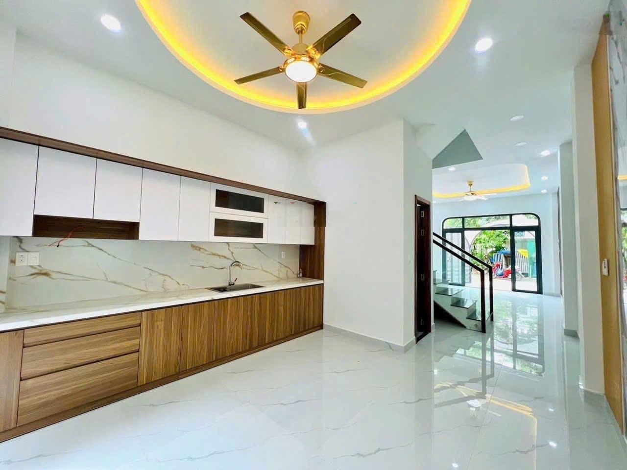 Nhà đẹp lung linh 1trệt 2lầu, hẻm đường số 6, P. Long Bình - Nguyễn Xiển Q9 - Cạnh Vinhome