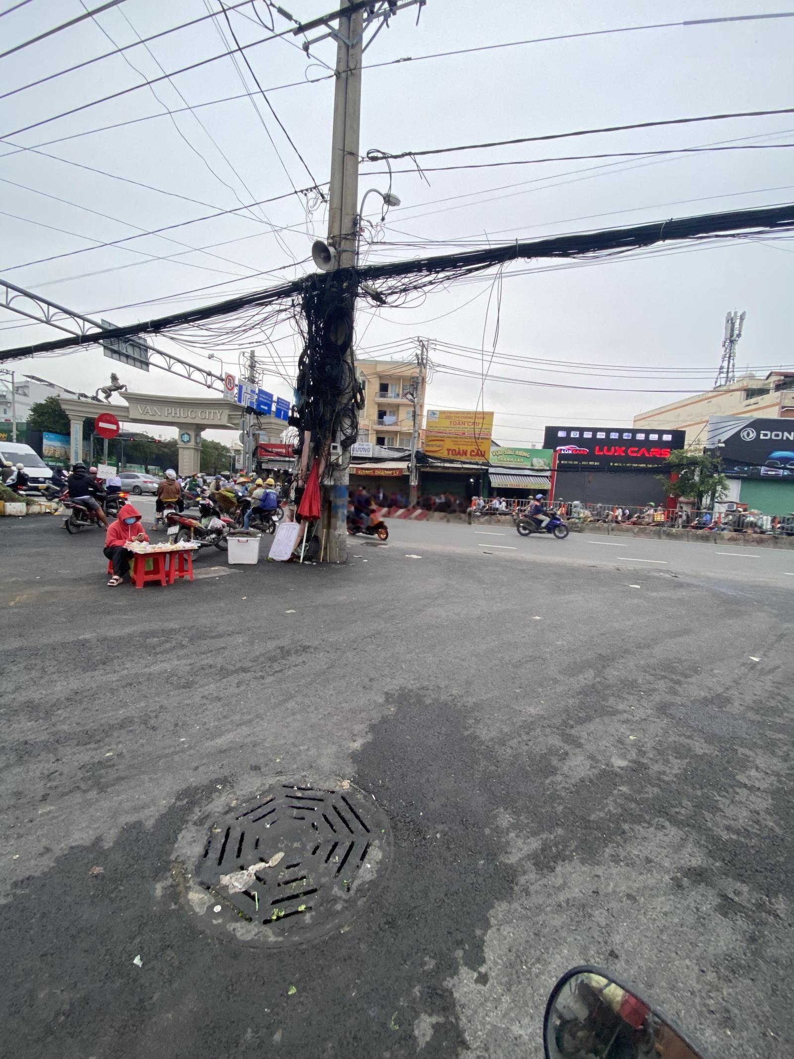 Cho thuê nhà 9 triệu 4 PN 2 toilet đường số 6 HBP