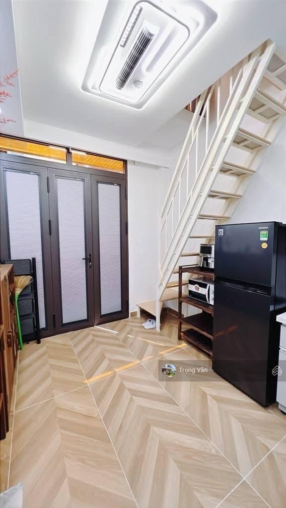 Sát mặt tiền Vĩnh Khánh - nhà full nội thất xịn - 3 tầng 2PN 2WC. Chỉ 2,7 tỷ