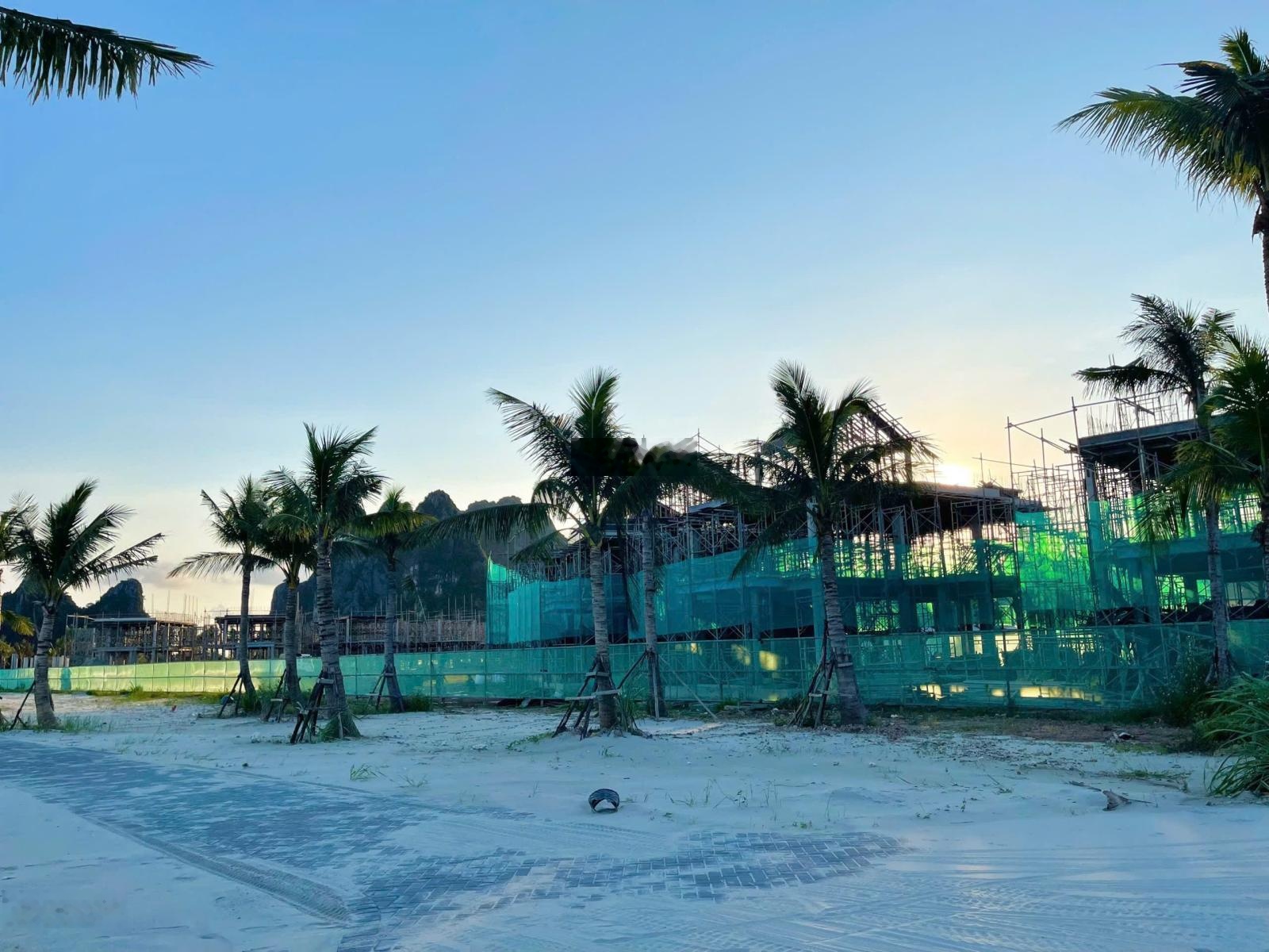 Giai đoạn 2 - Trước hiên nhà là Vịnh di sản , giới hạn 79 căn Biệt thự vị trí trung tâm hệ tiện ích