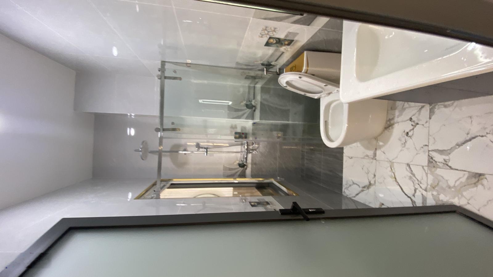 Nhà 1 trệt 1 lửng 3 lầu trước cổng trường học, full nội thất giá 6.8 tỷ. LH 0932130068