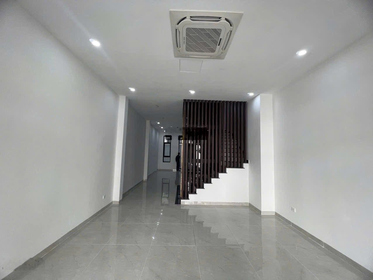 Cho thuê nhà làm văn phòng Louis Hoàng Mai