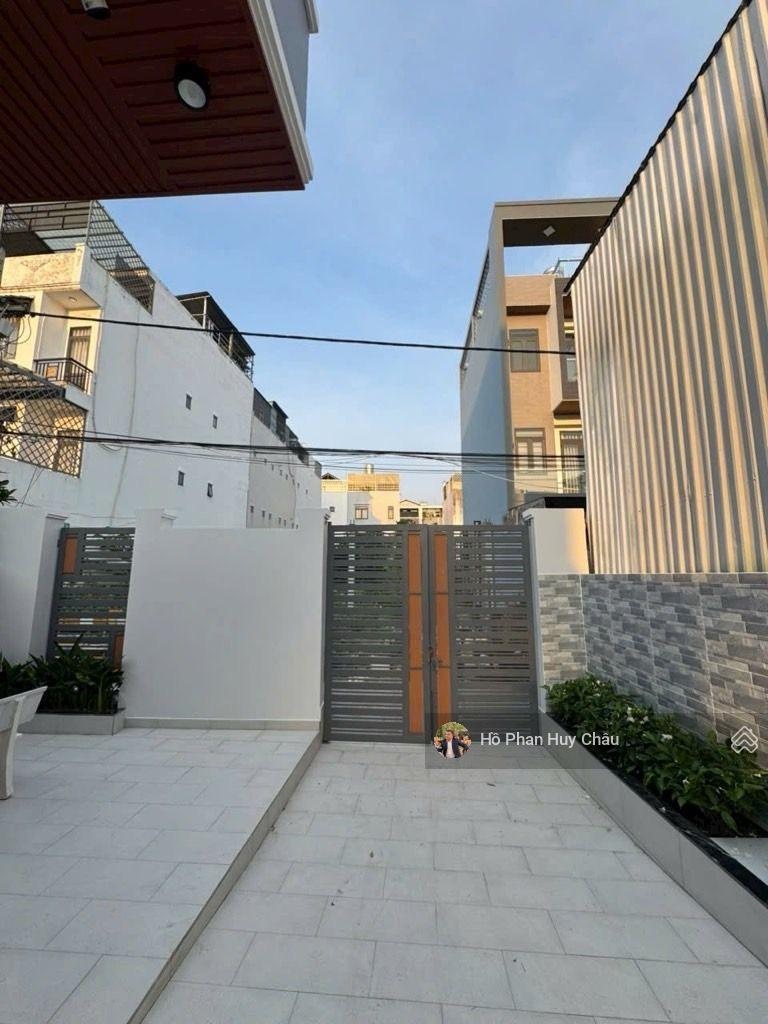 Nhà sân vườn 6.9m x 17m nở hậu 8m - hẻm oto - 6 tỷ9