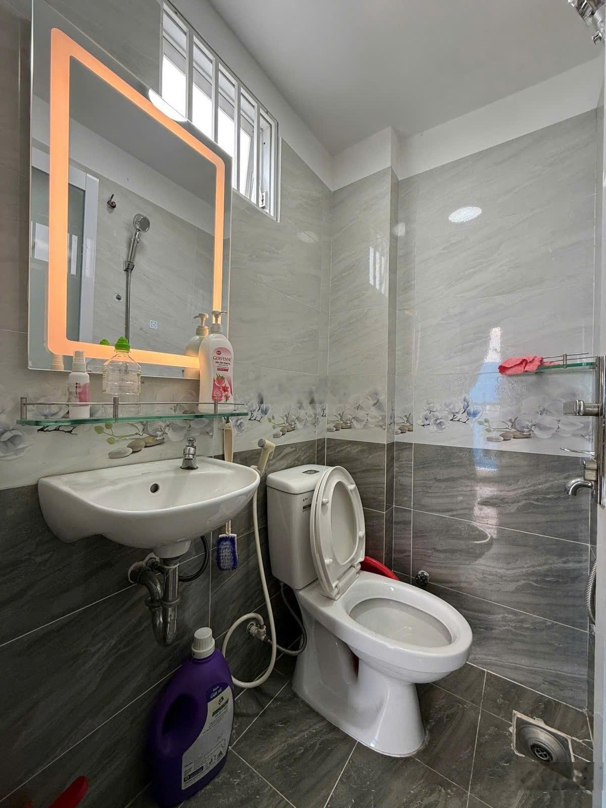 Bán nhà mặt tiền Phú Nhuận, 3 lầu, ô tô đỗ cửa, giá 3.7 tỷ