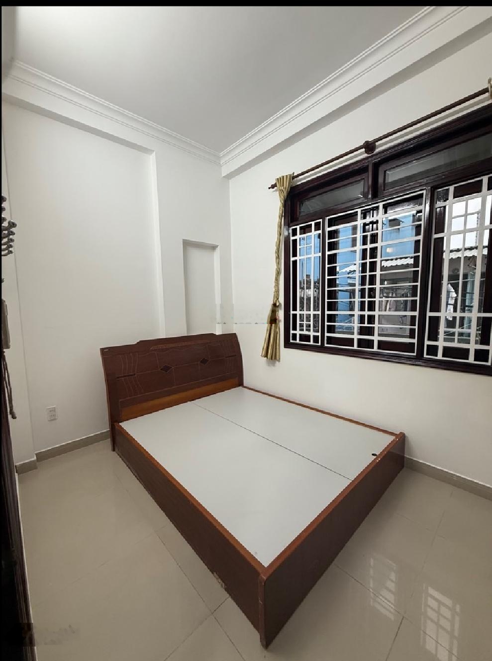 Bán Nhà Riêng tại Nguyễn Thị Thập, 9,6 tỷ, 48m2, 6PN, 4WC, 4 tầng, giá cực chất