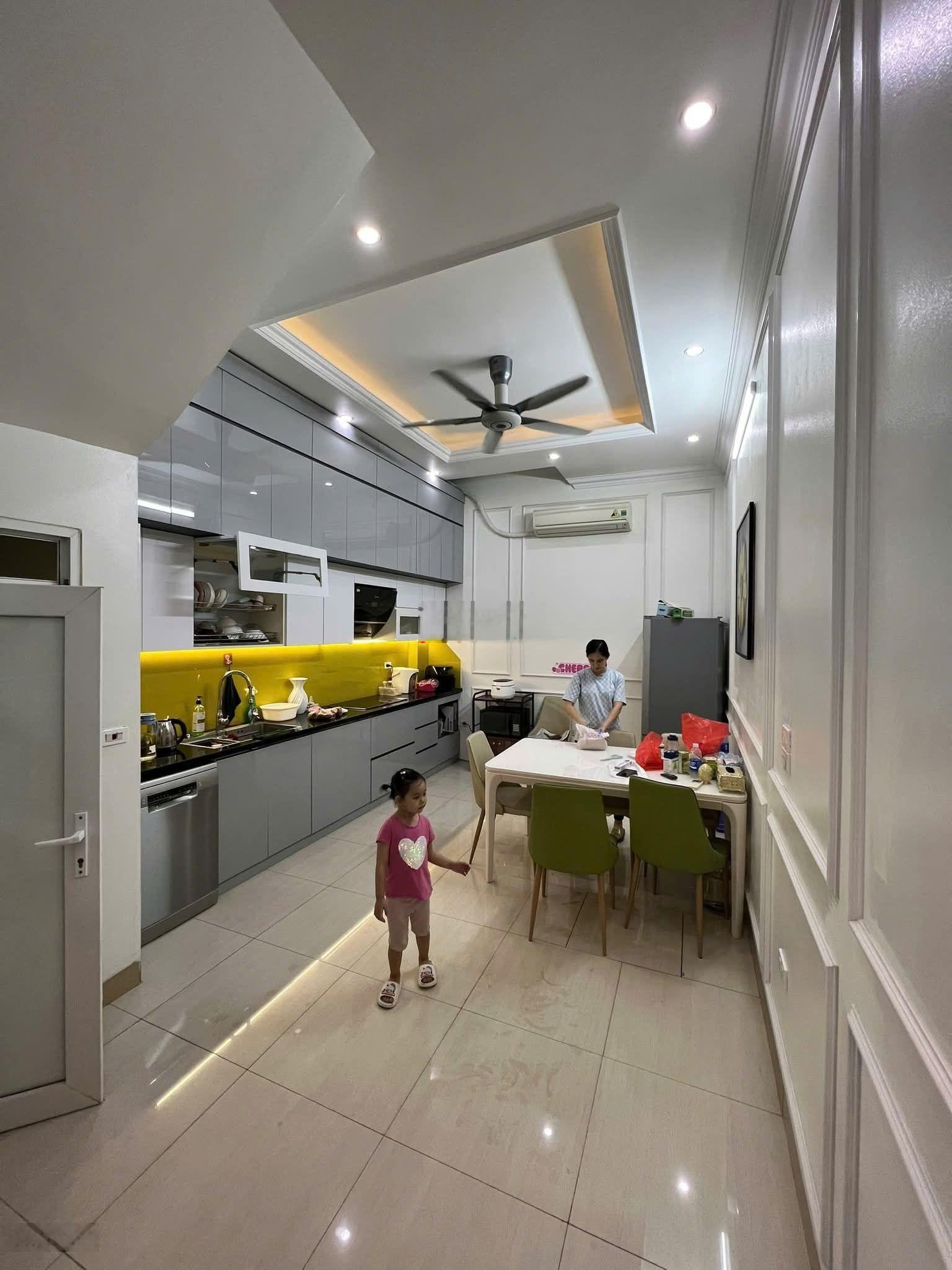 Giảm 200 triệu bán nhà đẹp dương nội - 50m2 kinh doanh gần aeon mall giá 15,8 tỷ