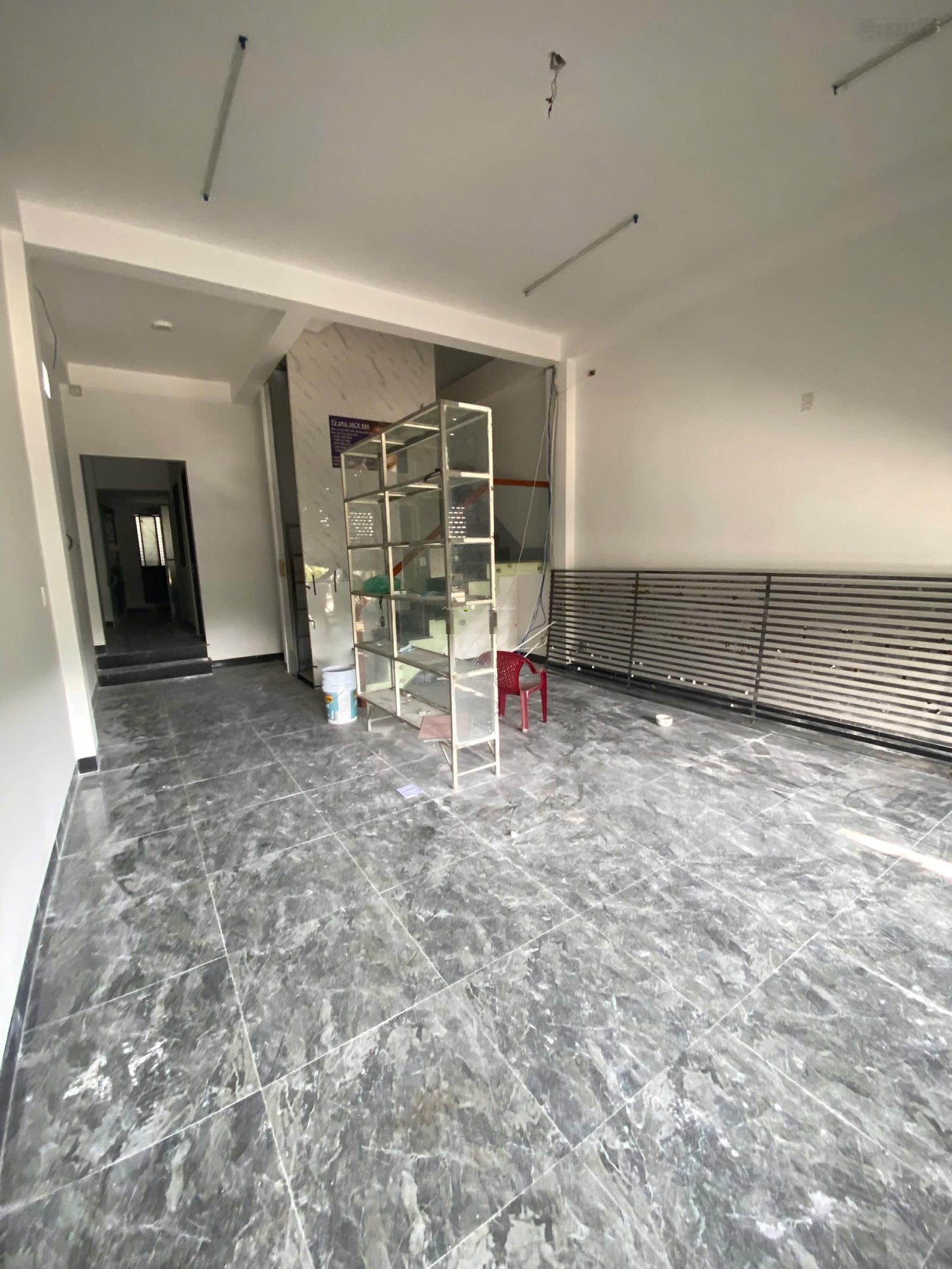 Cho thuê nhà 4 tầng mt mỹ an gần cầu trần thị lý ! Ngũ hành sơn Dt 100m x 4 tầng trống suôt 2