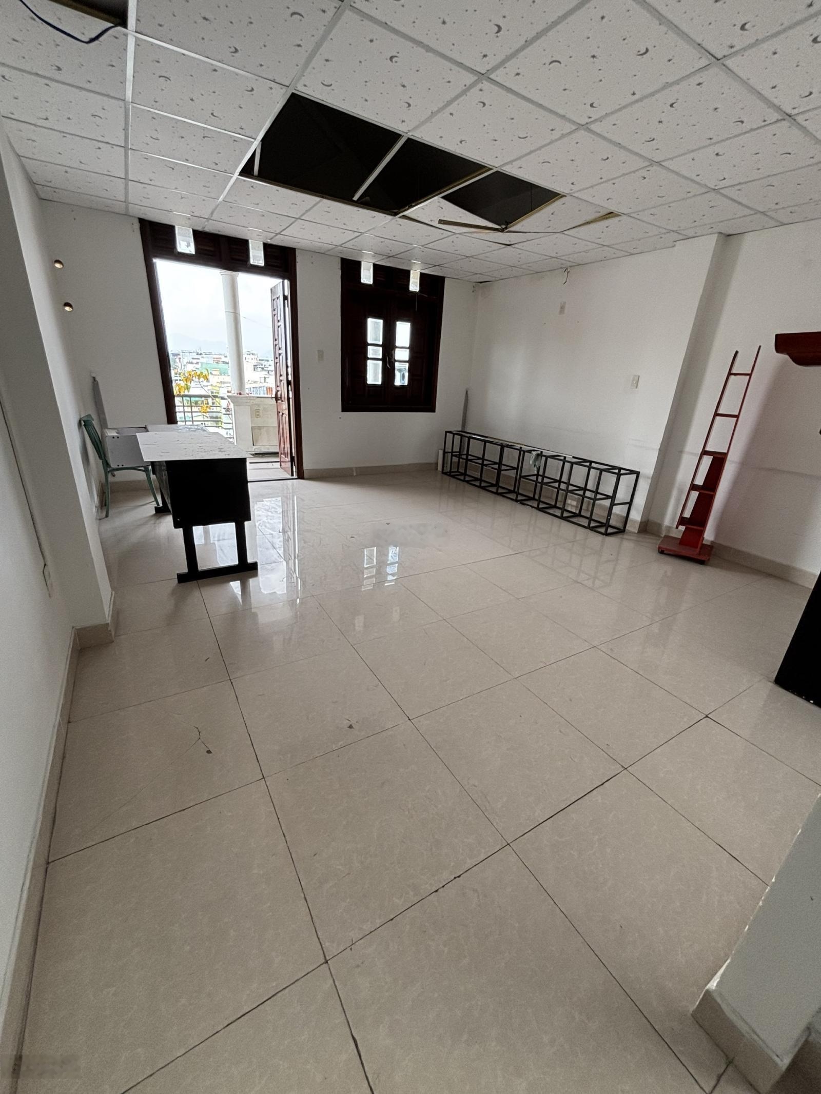 Cho thuê nhà 2 mt phươngd hoà cường nam gần cac trường đại hoc, siêu thị lote 80tr/ tháng Dt đất 3