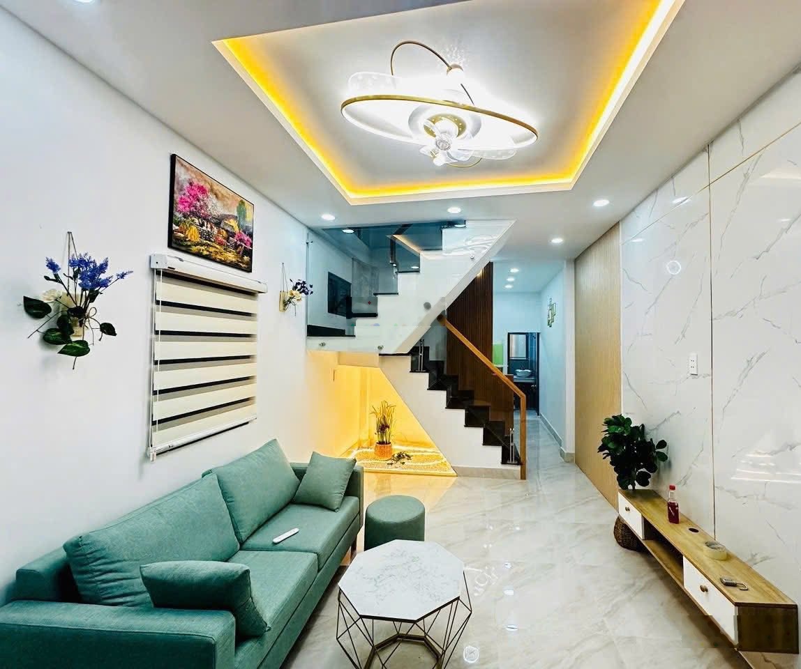 Nhà mới đẹp khu VIP Lê Văn Sỹ, Nguyễn Trọng Tuyển - (3.2mx9.5m)x 3 tầng BTCT - Tặng full nội thất