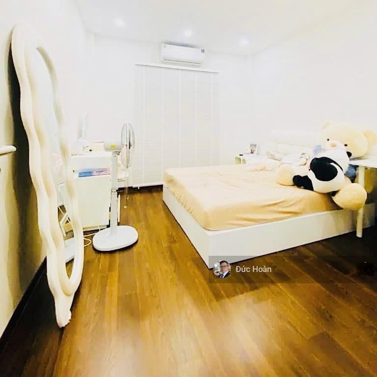 Bán nhà xây mới Nguyễn Văn Cừ Long Biên, 5 tầng 45m gần cầu Chương Dương - nhỉnh 11 tỷ