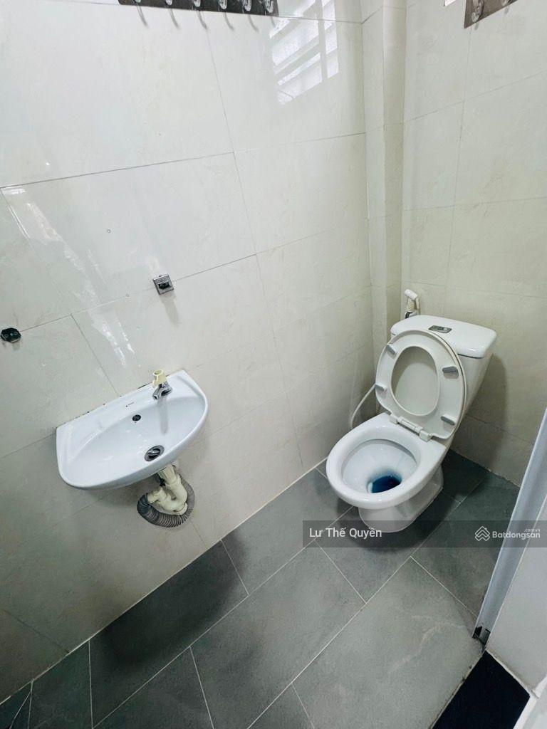 Chỉ 3,5 tỷ - nhà 2 Tầng mới ở ngay - DTSD 40m2 - hẻm xe hơi 6m thông tứ tung sát mặt tiền VVK