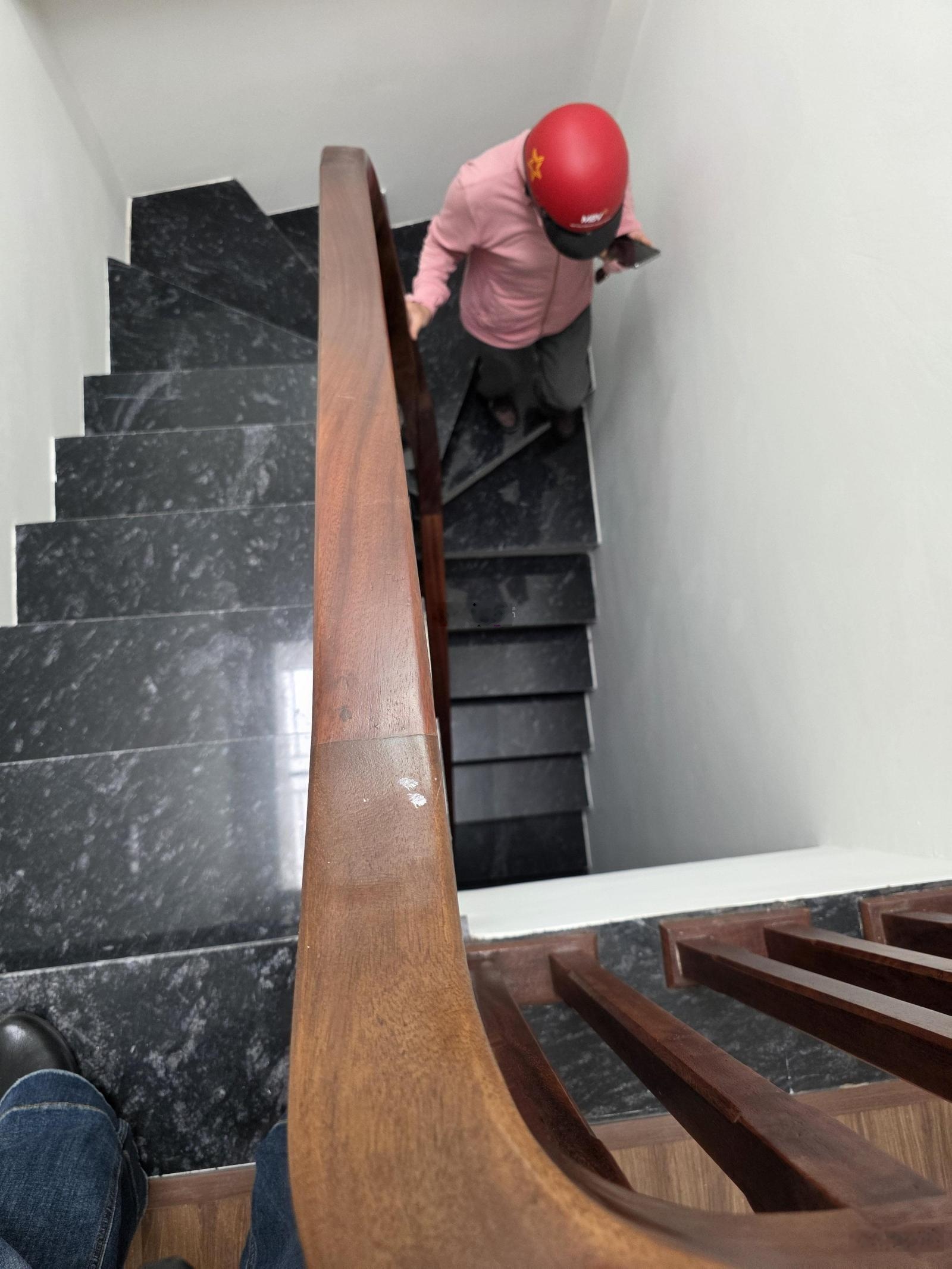 Bán nhà phố víp kim đồng giáp bát op tô đỗ cổng