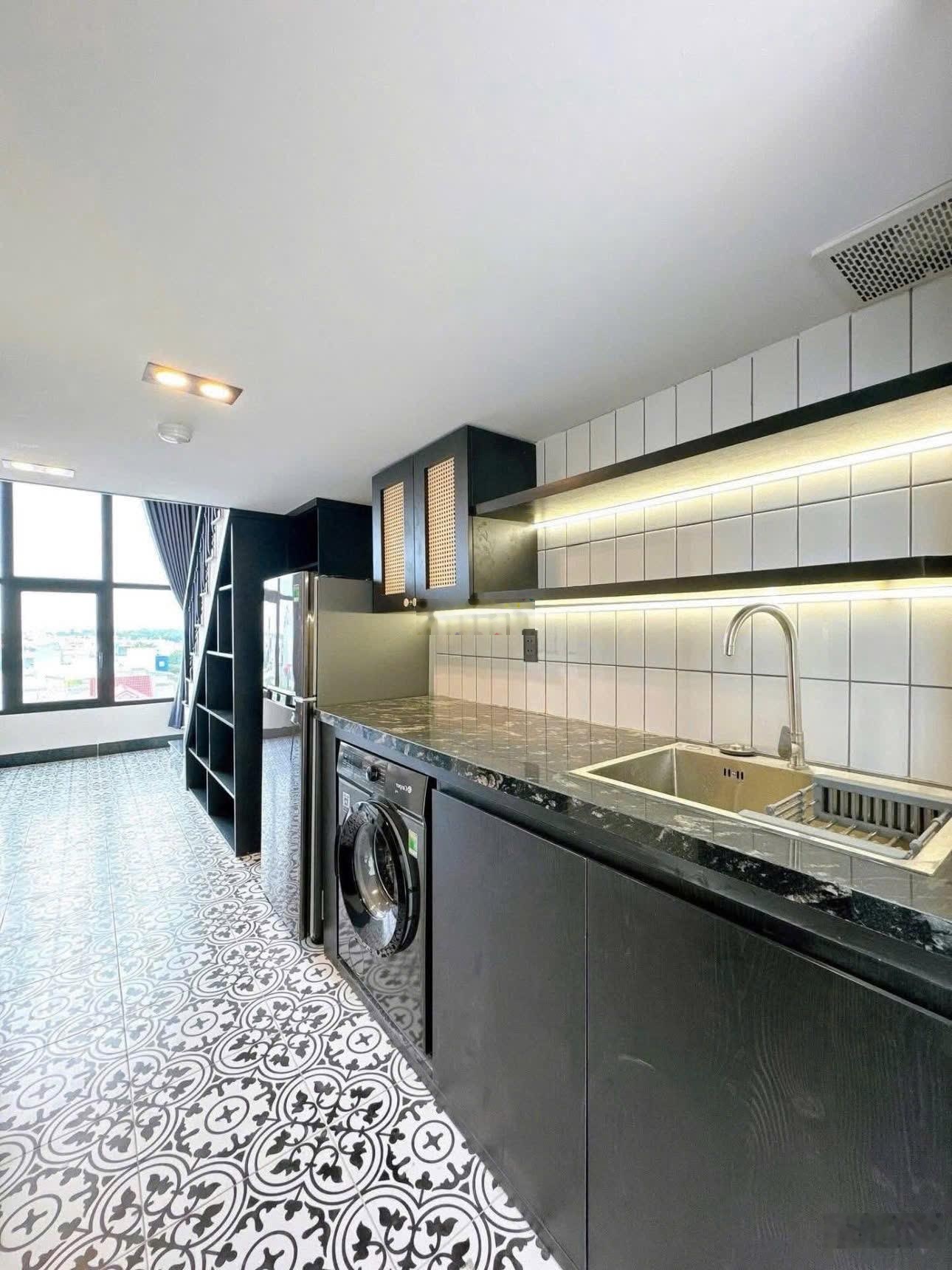 Cho thuê phòng full nt mới 100% - cửa sổ trời siêu thoáng mát nằm ngay trung tâm bình thạnh