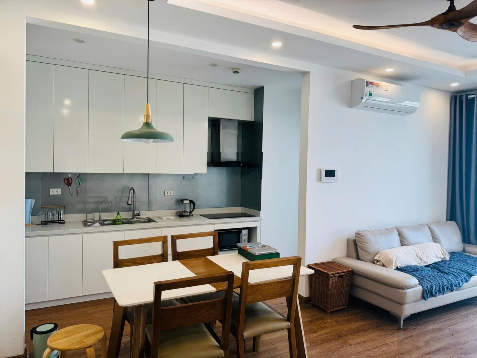 Cho thuê căn hộ The Emerald - CT8 Đình Thôn, 2PN, 85m2, full đồ. Đang trống LH: 0982637561